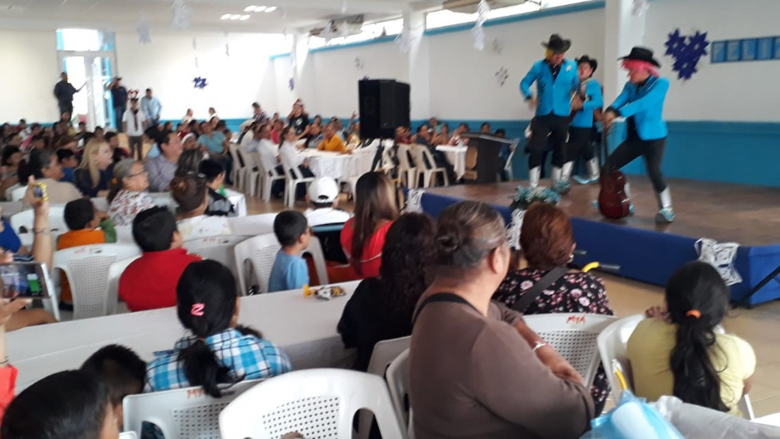 Celebran posada navideña integrantes del CRI Altamira