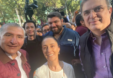 Personajes de la 4T se unen a la marcha encabezada por AMLO 