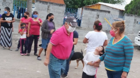 Apoyan comerciantes y Gobierno a familias de Reynosa 