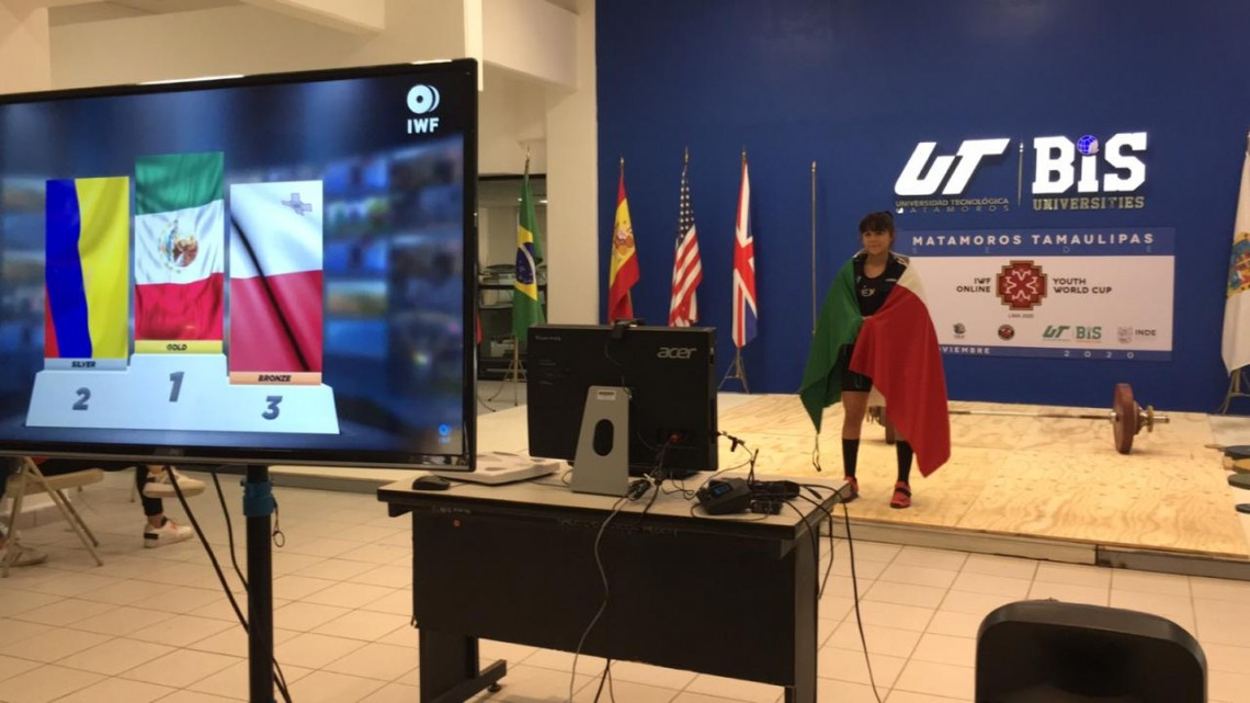 Tamaulipeca Michell Vélez es campeona mundial de levantamiento de pesas