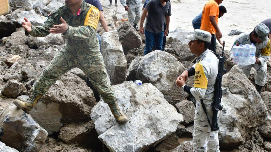 Ejército, Fuerza Aérea y Guardia Nacional intensifican apoyo a damnificados por lluvias en el centro del país