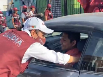 Visita Claudia Hernández tianguis de la colonia Satélite 