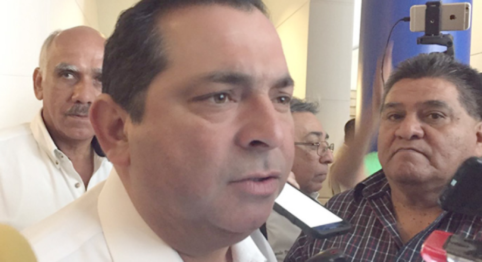 Desabasto de aguas se resolverá en los próximos días: Rubén Quiroga