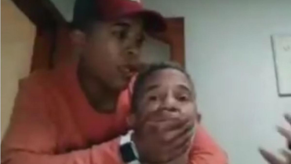 Roban a profesor en plena clase en línea