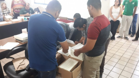 Entregan lista nominal a representantes de partidos