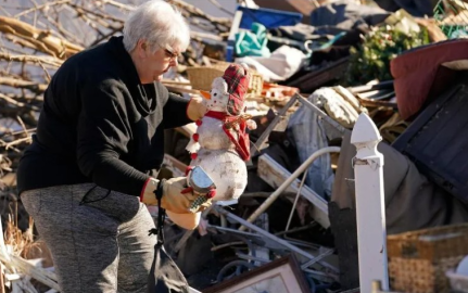 Se eleva a 79 el número de muertos tras tornados en EU 