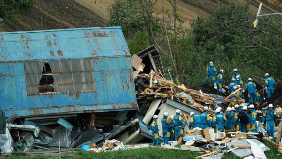 Suman 16 los muertos por el terremoto en el norte de Japón