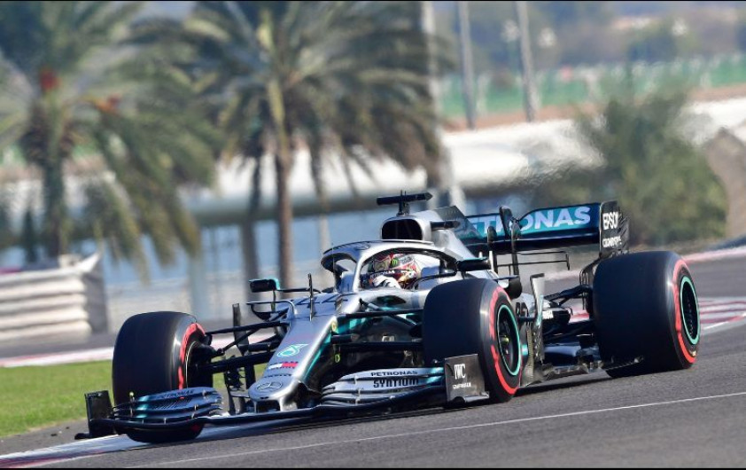 Hamilton consigue la “pole” en Abu Dhabi