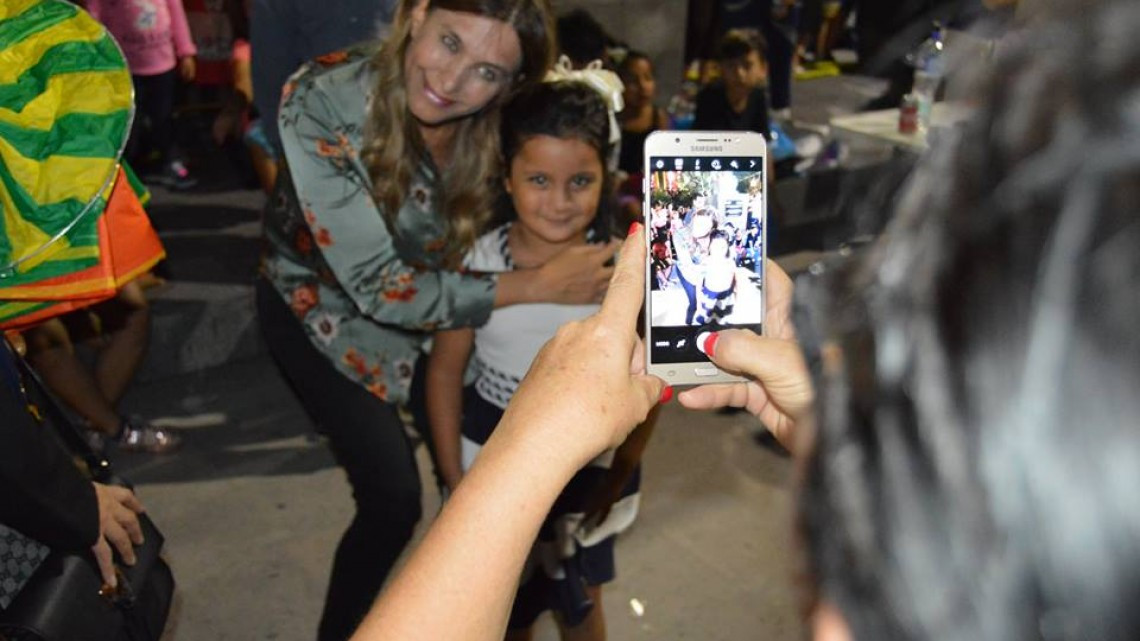 Realizan exposición de globos de cantoya gigantes