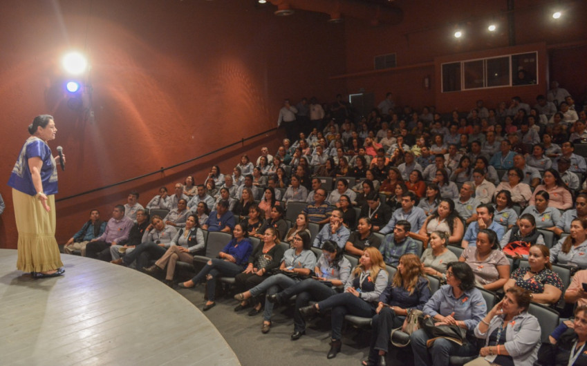 Sensibilizan contra violencia a la mujer