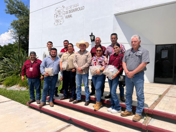 Equipa Gobierno del Estado a personal de inspección y movilización