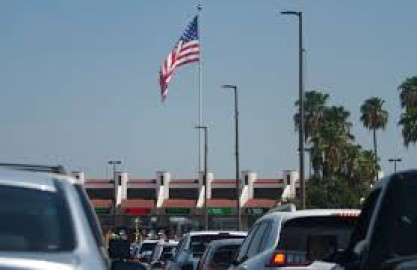 Extienden un mes más las restricciones al paso terrestre no esencial en fronteras de México y EU 