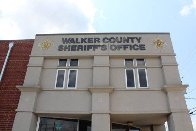 12 reos se dan a la fuga usando crema de cacahuete