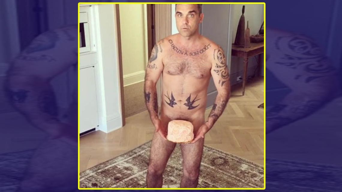 Robbie Williams realiza atrevida felicitación de Navidad 