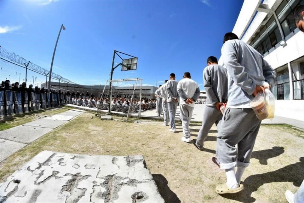 Penales de Edomex registran 38 casos confirmados y 16 decesos por COVID-19 