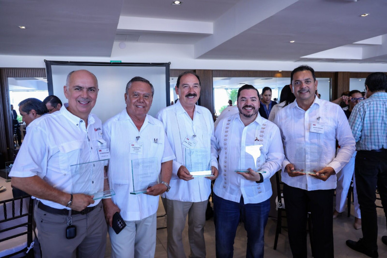 Reconocen a graduados del primer Programa de Desarrollo de Proveedores Blue Wave en Tamaulipas