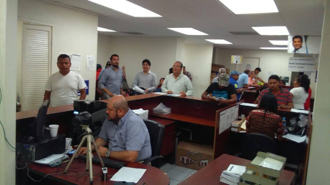 Trabajarán en horario normal empleados de la oficina fiscal 