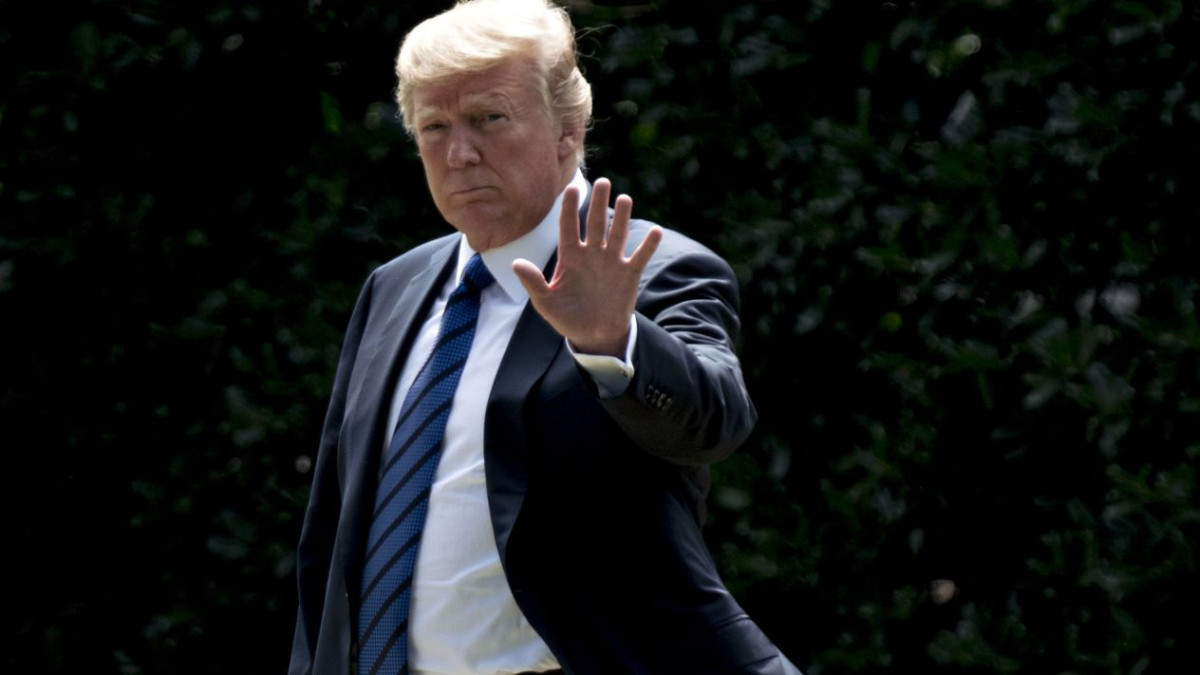 Insiste Trump en espionaje de campaña