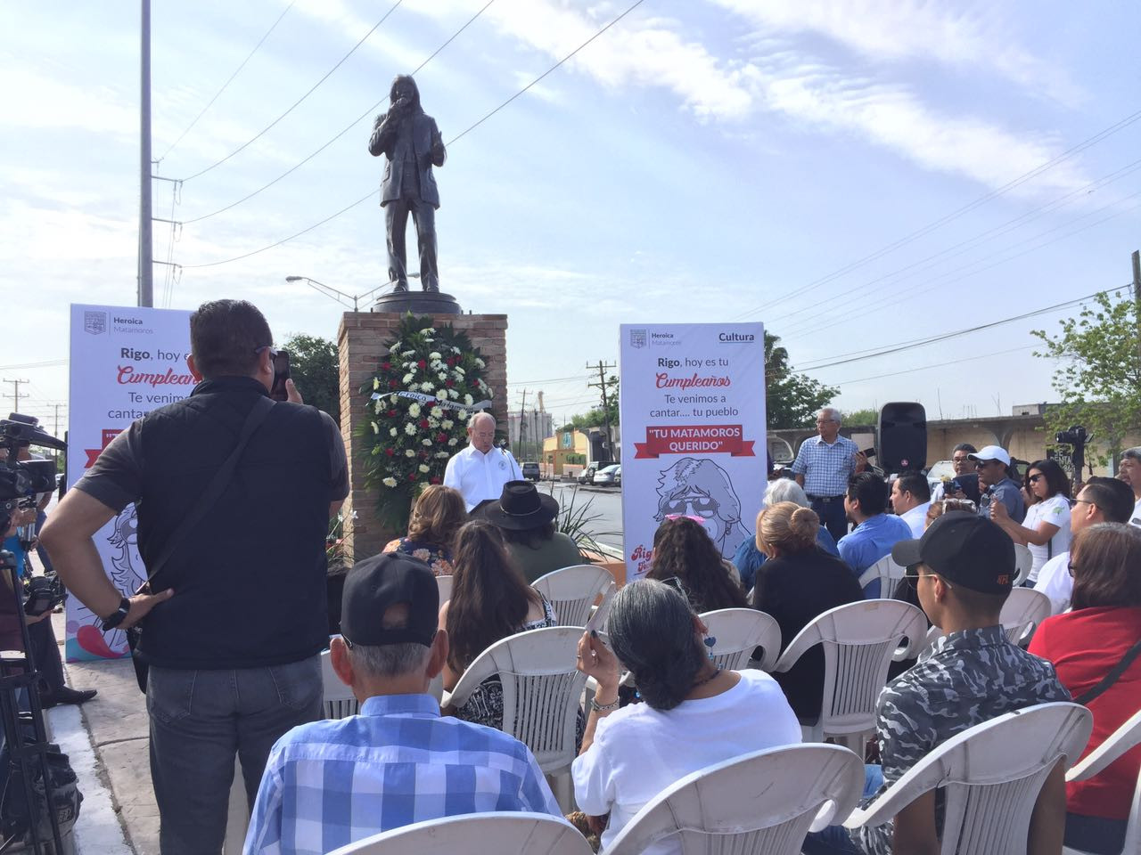 Celebran en Matamoros el cumpleaños de Rigo Tovar