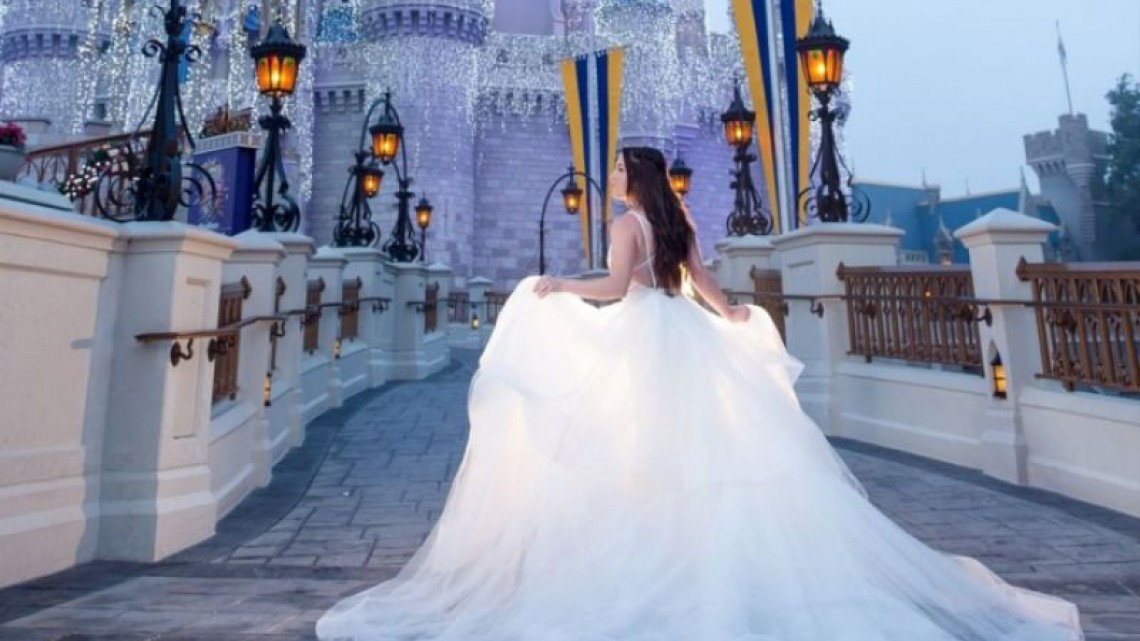 Llegan a México vestidos de novia inspirados en princesas de Disney 