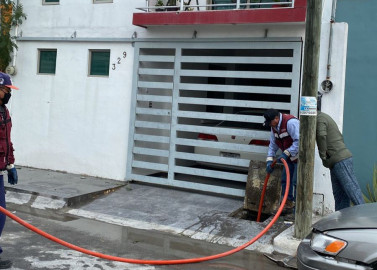 Realiza COMAPA desazolve en Fundadores 