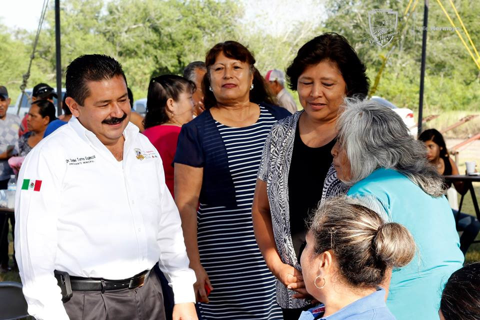  Alcalde de Valle Hermoso recorre colonia José Terán