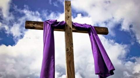 Inician neolaredenses cuaresma