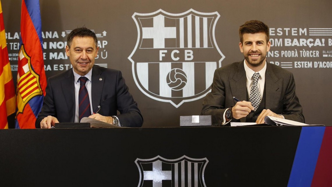 Piqué extiende su idilio con el Barcelona