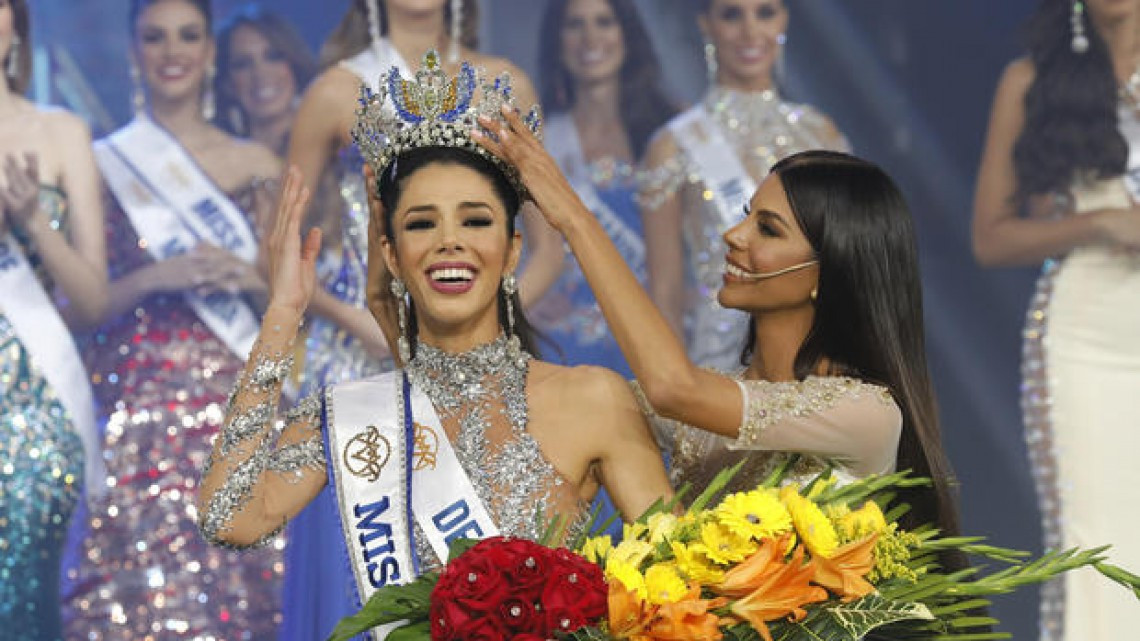 Thalia Olvino es coronada como Miss Venezuela