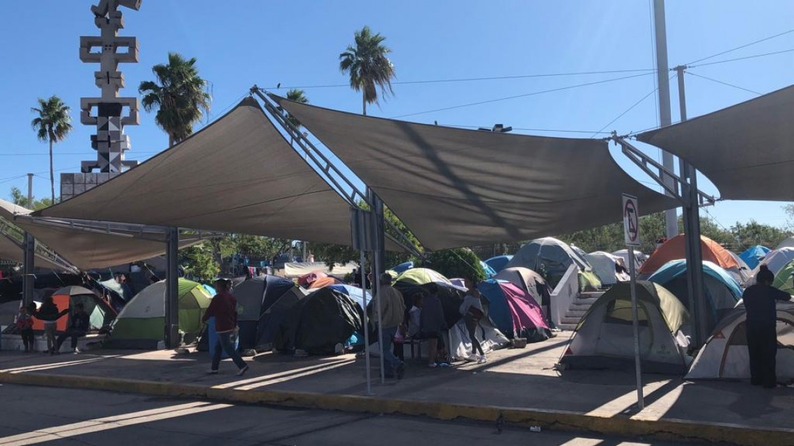 Sufren migrantes las primeras bajas temperaturas en Matamoros
