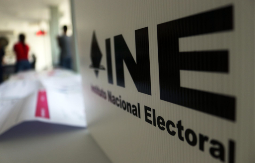 Insiste AMLO con  "Plan B"  ante veto del bloque conservador a la reforma electoral; enviará reforma legal en materia electoral