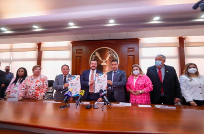 Anuncia Rector la feria universitaria del libro UAT 2022