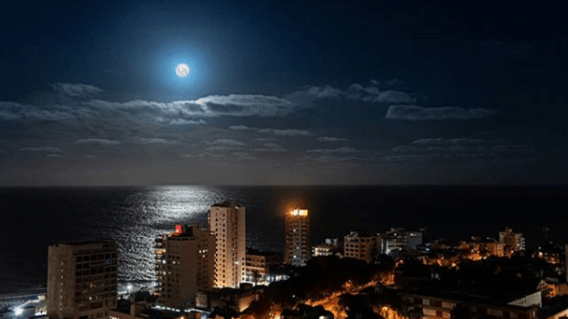 Aquí las espectaculares imágenes de la superluna de “gusano”