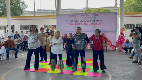 Festejan a los abuelitos del programa “Adulto Activo”