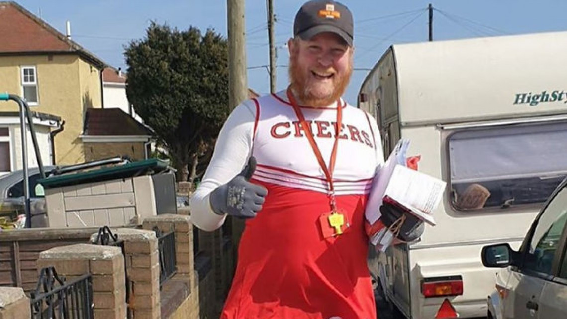 Este cartero ha encantado a Reino Unido