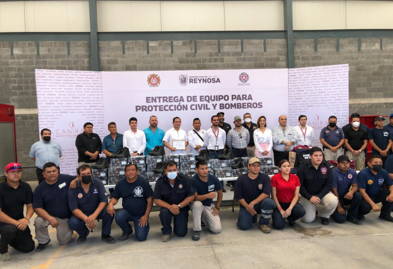 Restauranteros donan botas a elementos de PCyB