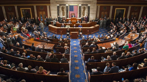 Cámara baja llama a declarar a la Casa Blanca por las presiones a Ucrania