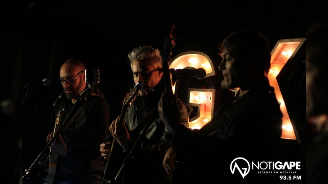 La Gusana Ciega enamora con su presentación en acústico.