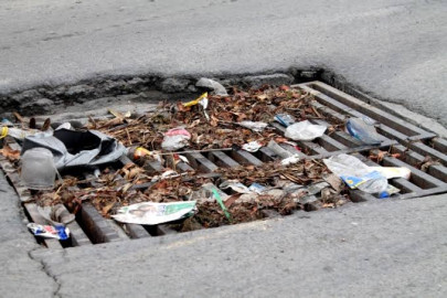 Insta COMAPA a ya no tirar basura en las calles