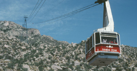 21 personas recibieron el 2022 atrapadas en un teleférico congelado