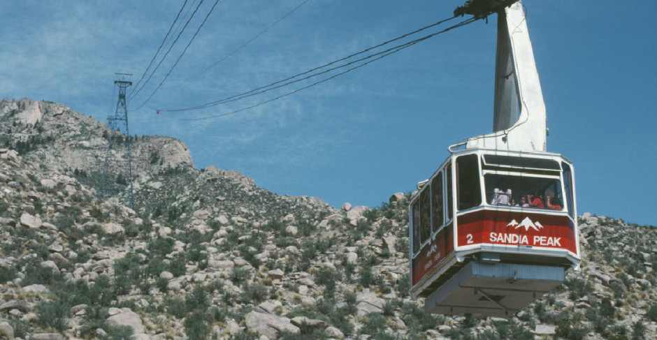21 personas recibieron el 2022 atrapadas en un teleférico congelado