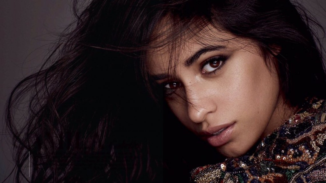 Camilla Cabello brilla en la portada de Vogue