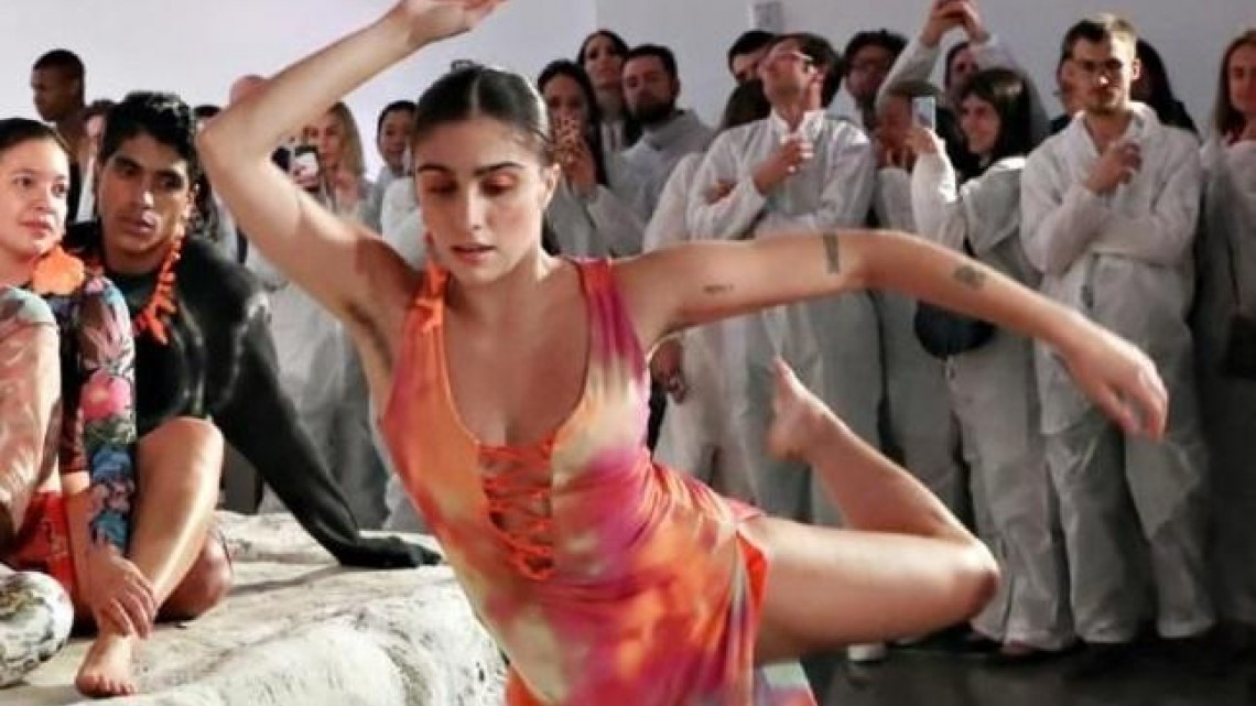 Hija de Madonna participa en 'orgía' pública