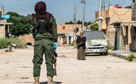 Se registran explosiones en base militar de Siria 