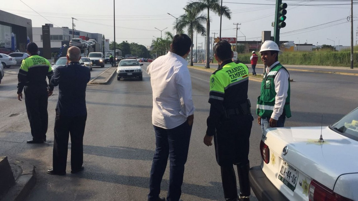 Cierran 6 de los 10 carriles de la Avenida Hidalgo