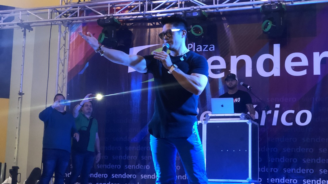Chyno Miranda enloquece a sus fans reynosenses