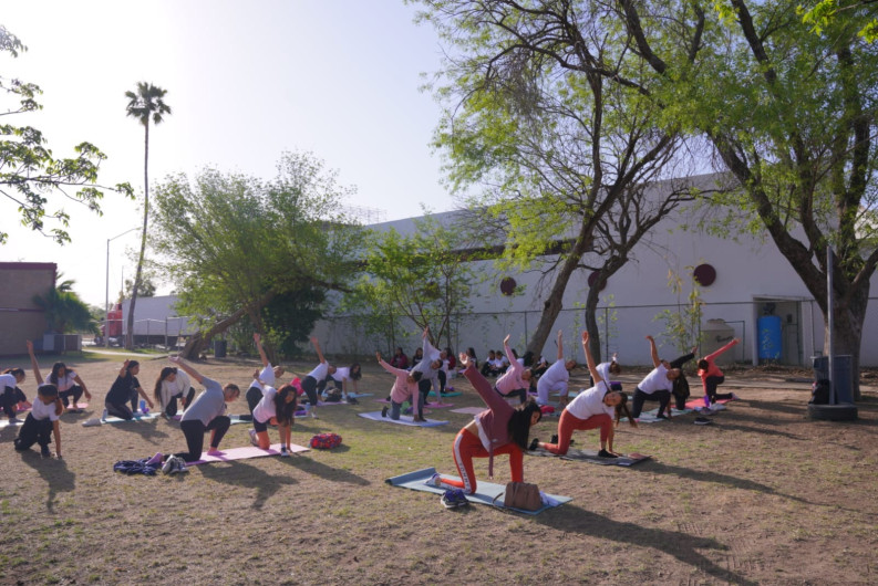 IMJUVE promueve el bienestar físico y emocional de jóvenes neolaredenses con ‘yoga para chavas’