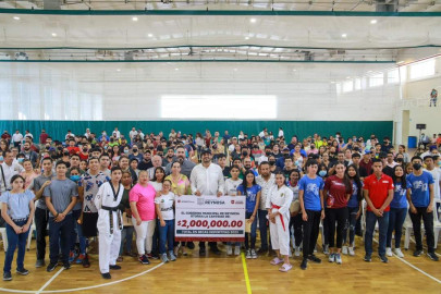 Llevan a atletas ficha de registro para becas deportivas