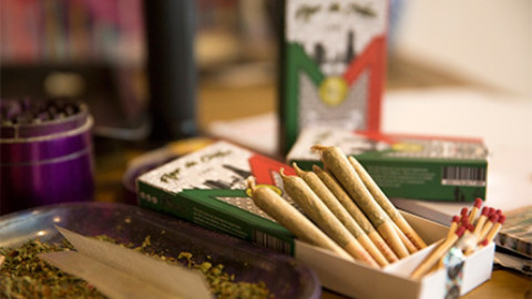 ¡Sorpresa! Llega la primera cajetilla mexicana con cigarros de mariguana