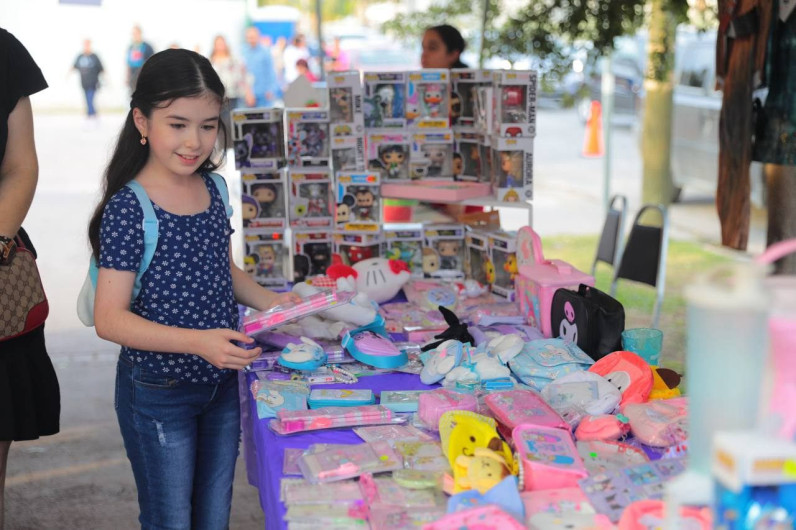 Bazares UNE impulsan el desarrollo económico de la ciudad 